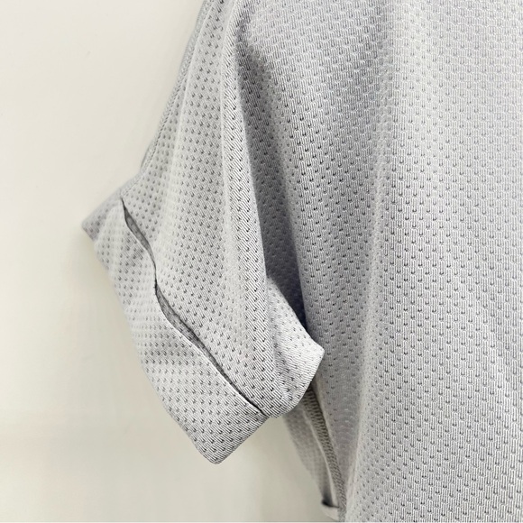 Victoria's Secret Victoria Sport Light Gray Short Open Back Sleeve Tee-Size XS - Picture 5 of 10